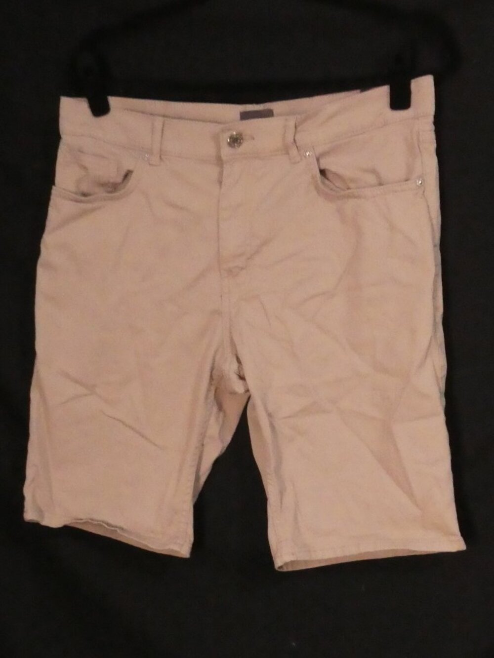 H&M Slim Fit Men's Khaki Chino Beige Shorts - size 32